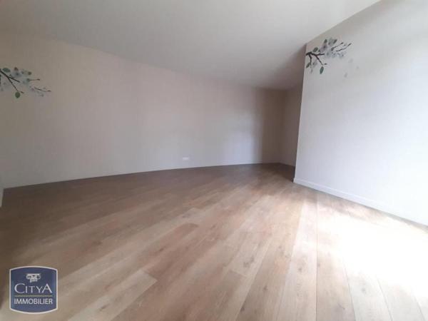 Appartement à louer 2 pièces 62.35m² Sedan (08200)