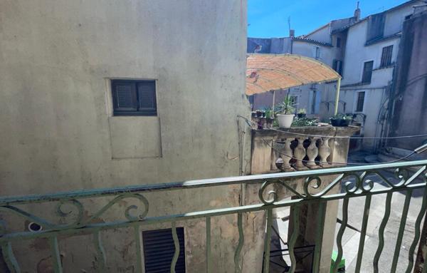 IMMEUBLE- COMMERCE ET APPARTEMENTS-CENTRE VILLE