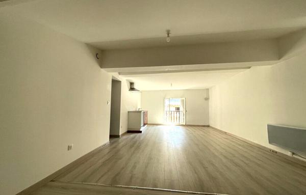 IMMEUBLE- COMMERCE ET APPARTEMENTS-CENTRE VILLE