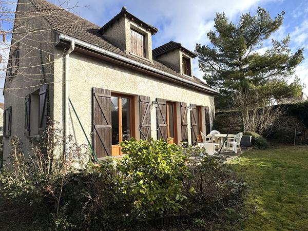 Maison à vendre - 5 pièces à LES CLAYES SOUS BOIS €472 000 ** - Référence 7474