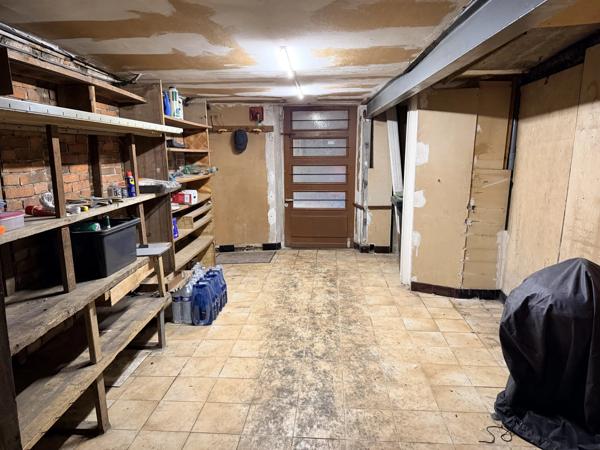 Grande maison de ville spacieuse et modulable, située au cœur de cette ville animée