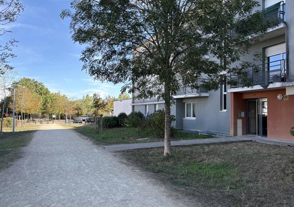 Appartement T4 de 83 m² avec balcon, garage double et cave
