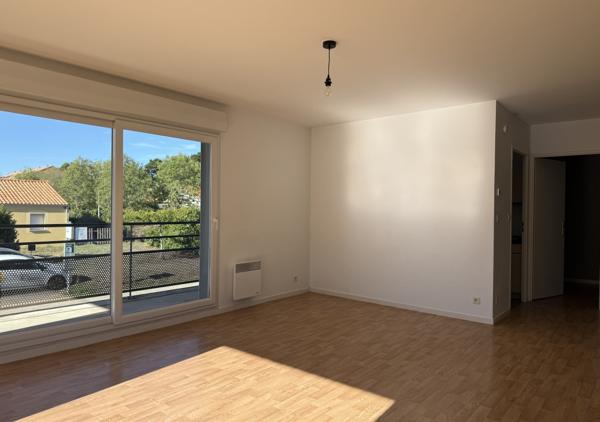 Appartement T4 de 83 m² avec balcon, garage double et cave
