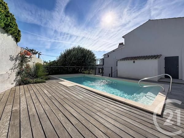 Appartement T5 à vendre  5 pièces - 99 m 2   LES ISSAMBRES  - 83