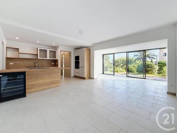 Appartement T5 à vendre  5 pièces - 99 m 2   LES ISSAMBRES  - 83