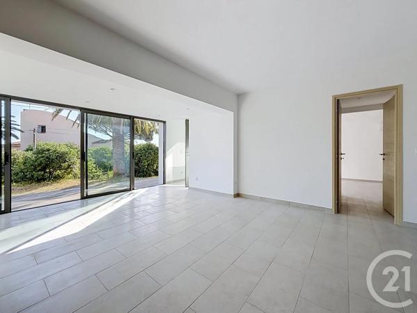 Appartement T5 à vendre  5 pièces - 99 m 2   LES ISSAMBRES  - 83