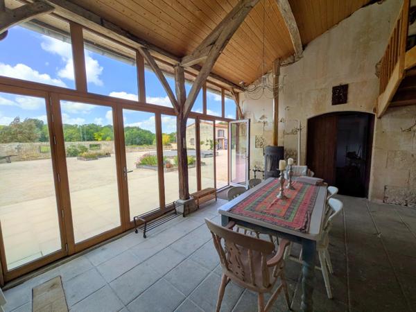 Magnifique manoir de 10 chambres , piscine et 2 maisons d'amis