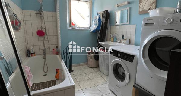À vendre Immeuble 100 m² - Laval 53000