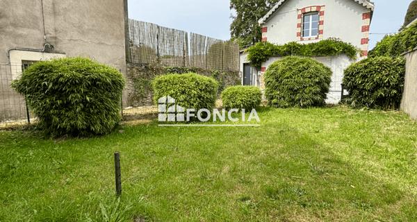 À vendre Immeuble 100 m² - Laval 53000