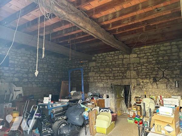 Beaumont En Véron 37420 - Maison de 5 pièces , 3 chambres, sur un terrain de 1082 m2
Maison de...