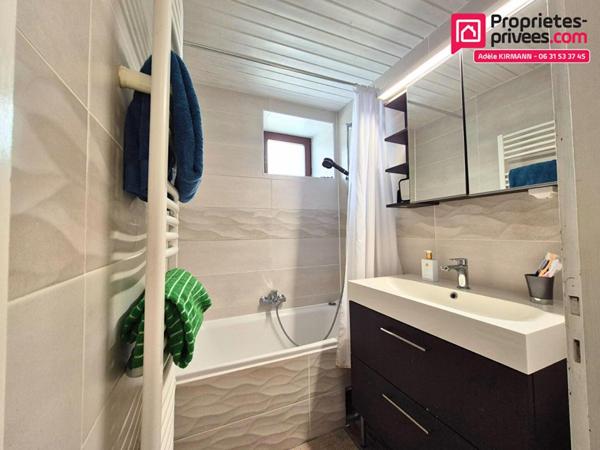 Appartement duplex 66m2 - jardin - double garage - Pougny 01550