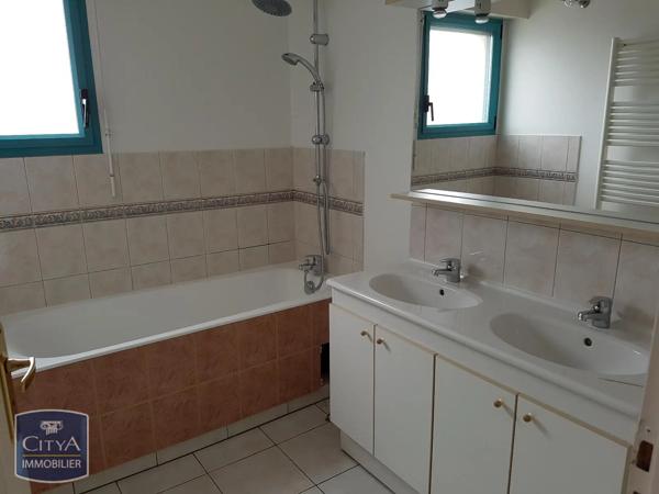 Appartement à louer 3 pièces 74.15m² Arras (62000)