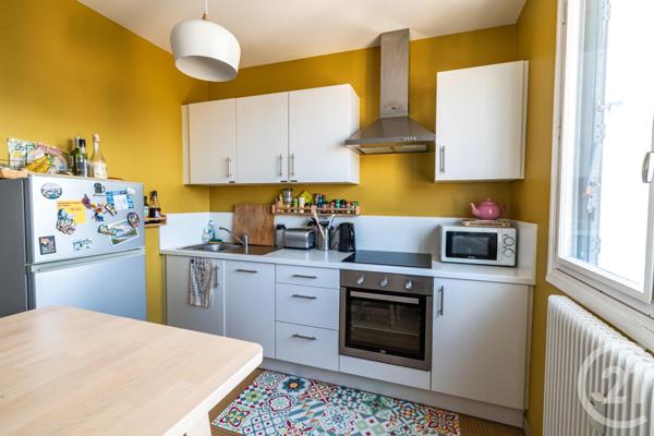 Appartement T5 à vendre  5 pièces - 82,39 m2 LAVAL - 53