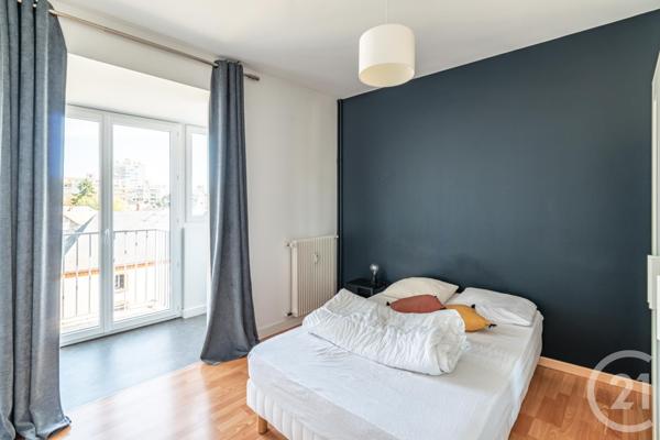 Appartement T5 à vendre  5 pièces - 82,39 m2 LAVAL - 53