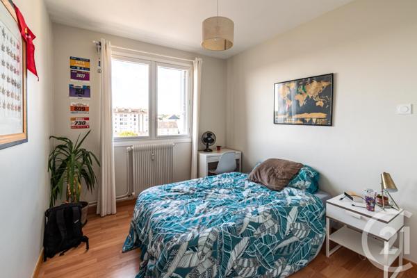 Appartement T5 à vendre  5 pièces - 82,39 m2 LAVAL - 53