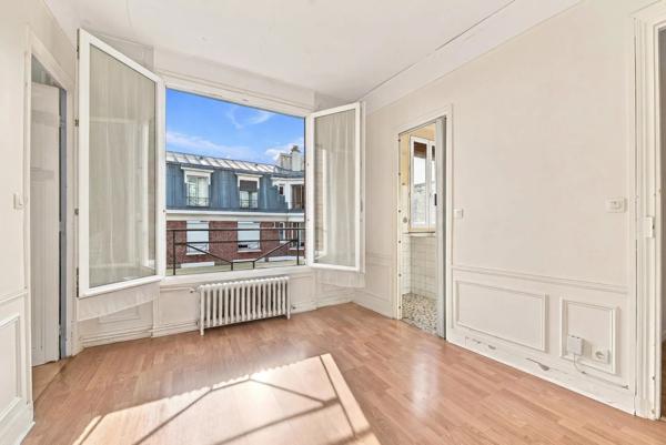Appartement
         2 pièces
        - 30 m² Exclusivité 180 000 € *
