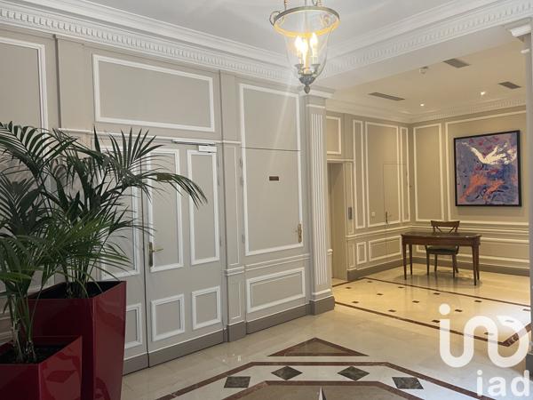 Appartement 2 pièces de 68 m² à Paris (75008)