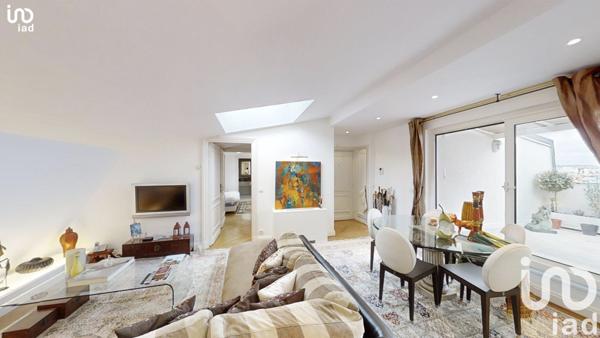 Appartement 2 pièces de 68 m² à Paris (75008)