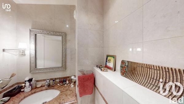 Appartement 2 pièces de 68 m² à Paris (75008)