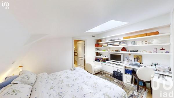 Appartement 2 pièces de 68 m² à Paris (75008)