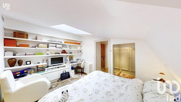 Appartement 2 pièces de 68 m² à Paris (75008)