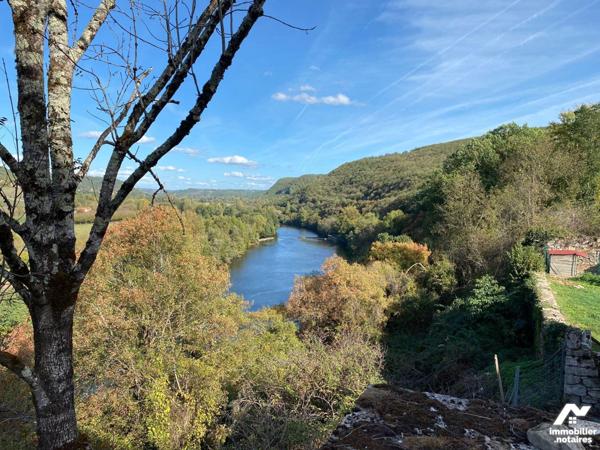A VENDRE - Entre CAJARC (Lot - 46160) et FIGEAC (Lot - 46160) - Dominant la vallée du Lot , au ...