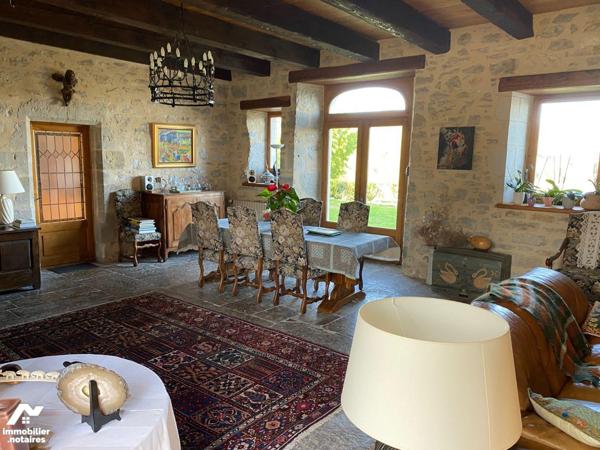 A VENDRE - Entre CAJARC (Lot - 46160) et FIGEAC (Lot - 46160) - Dominant la vallée du Lot , au ...