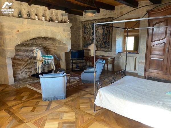 A VENDRE - Entre CAJARC (Lot - 46160) et FIGEAC (Lot - 46160) - Dominant la vallée du Lot , au ...