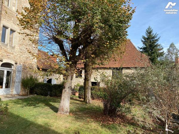 A VENDRE - Entre CAJARC (Lot - 46160) et FIGEAC (Lot - 46160) - Dominant la vallée du Lot , au ...