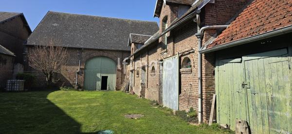 Maison de caractère, au village