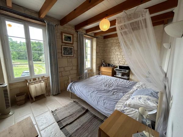 Maison proche Jonzac avec piscine et petit jardin