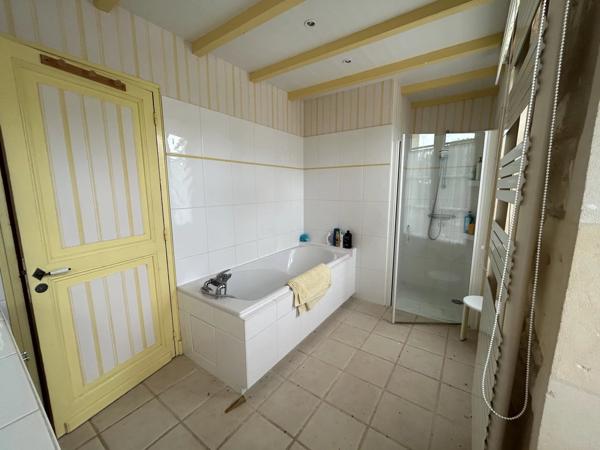 Maison proche Jonzac avec piscine et petit jardin
