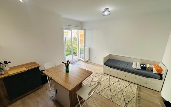 Appartement à louer    1 pièce • 28,05 m2 Le Blanc-Mesnil