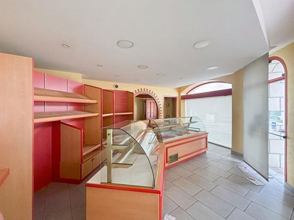 Ensemble immobilier ou grande maison familiale à rénover