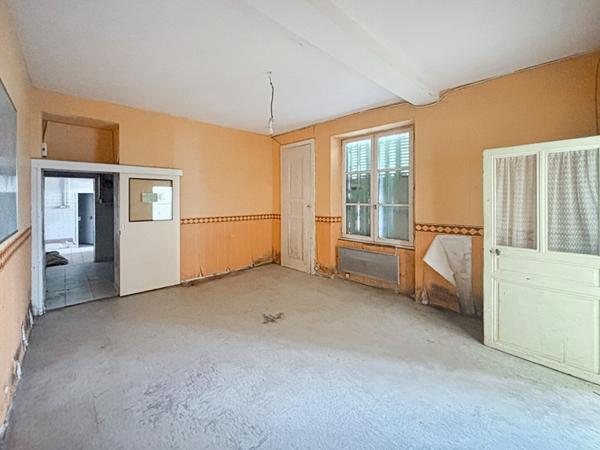 Ensemble immobilier ou grande maison familiale à rénover