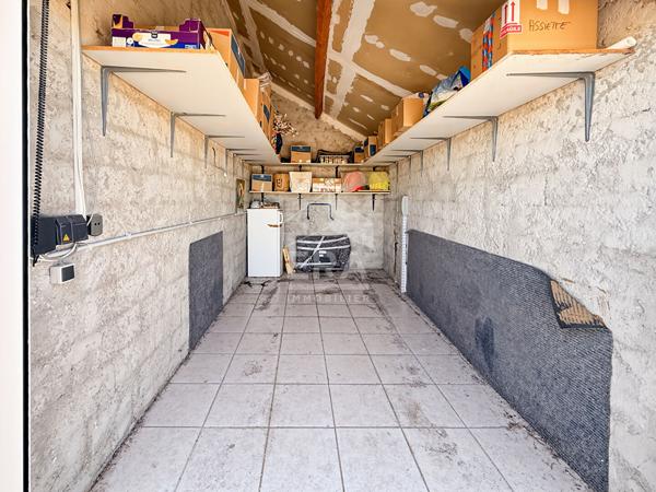 LES PENNES MIRABEAU - Maison T3 avec 2 garages, piscine sur une parcelle de 590m2