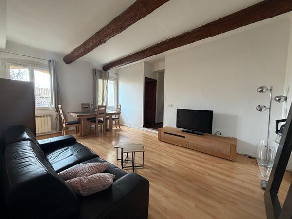 AIX EN PROVENCE - A LOUER -T3 CENTRE VILLE SUR LE COURS MIRABEAU - MEUBLE