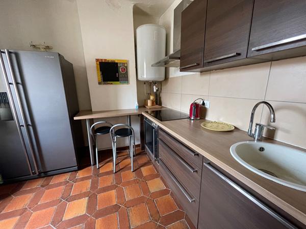 AIX EN PROVENCE - A LOUER -T3 CENTRE VILLE SUR LE COURS MIRABEAU - MEUBLE