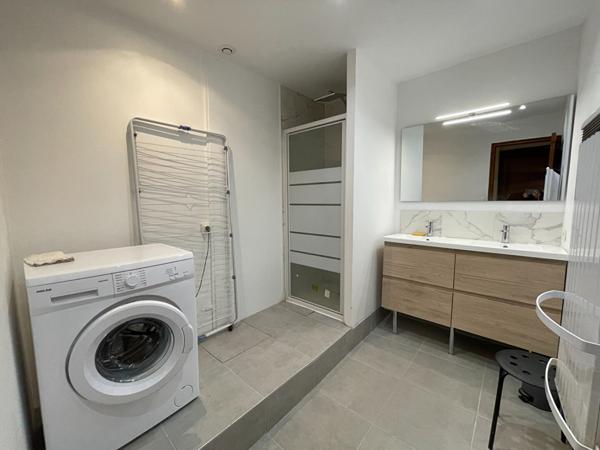 AIX EN PROVENCE - A LOUER -T3 CENTRE VILLE SUR LE COURS MIRABEAU - MEUBLE