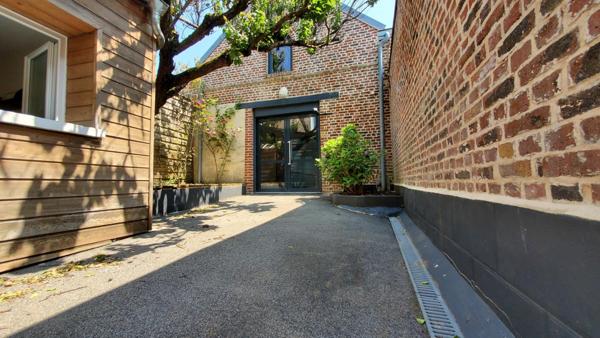 Ensemble immobilier polyvalent – Quartier calme