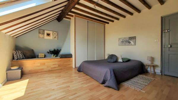 Ensemble immobilier polyvalent – Quartier calme