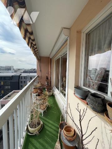 APPARTEMENT AVEC BALCON ET VUE DEGAGEE