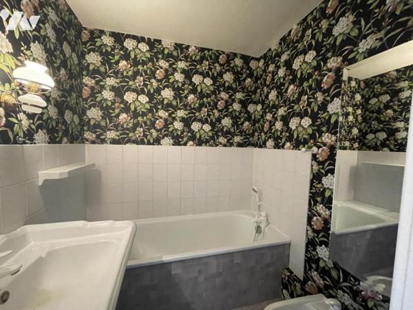 APPARTEMENT AVEC BALCON ET VUE DEGAGEE