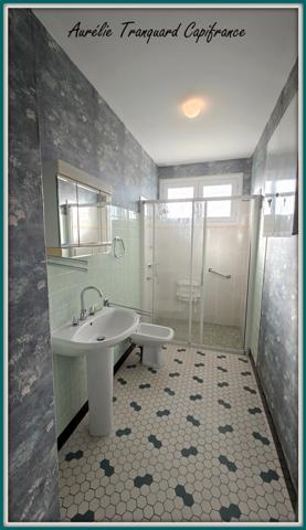 Maison à vendre 6 pièces proche SAINT JEAN D'ANGELY composée de 4 chambres, terrain clos et arboré avec sous sol aménagé