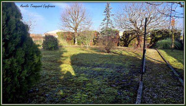 Maison à vendre 6 pièces proche SAINT JEAN D'ANGELY composée de 4 chambres, terrain clos et arboré avec sous sol aménagé