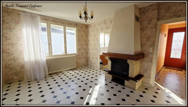 Maison à vendre 6 pièces proche SAINT JEAN D'ANGELY composée de 4 chambres, terrain clos et arboré avec sous sol aménagé