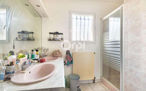 Maison à vendre    5 pièces • 104,80 m2 Bosmie-l'Aiguille