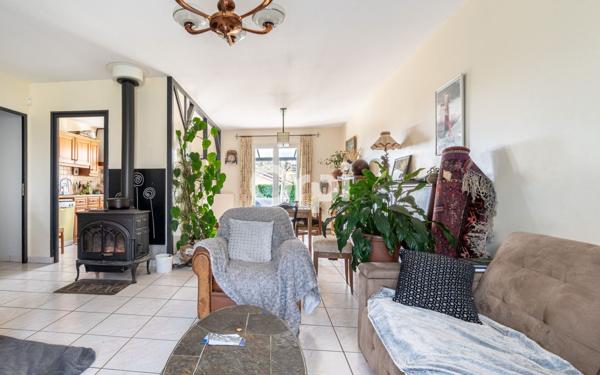 Maison à vendre    5 pièces • 104,80 m2 Bosmie-l'Aiguille