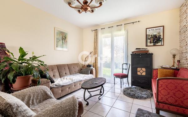 Maison à vendre    5 pièces • 104,80 m2 Bosmie-l'Aiguille