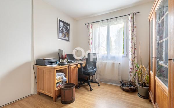 Maison à vendre    5 pièces • 104,80 m2 Bosmie-l'Aiguille